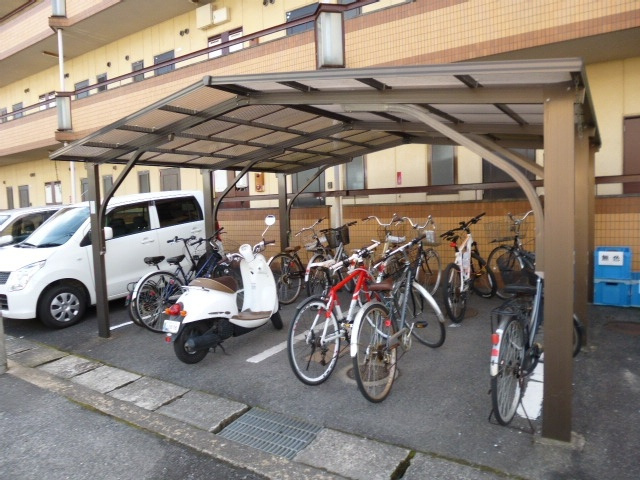 総社市中央２丁目のアパートのその他共用部分|自転車置き場