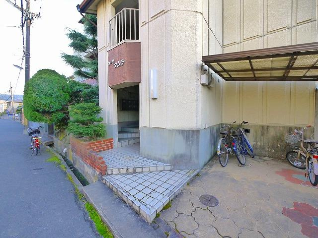 コーポタムラのエントランス