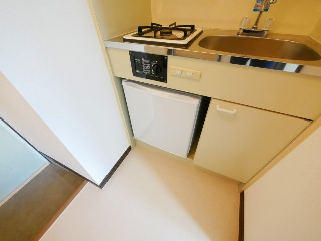 ハイツ朱峰第二の設備|冷蔵庫です