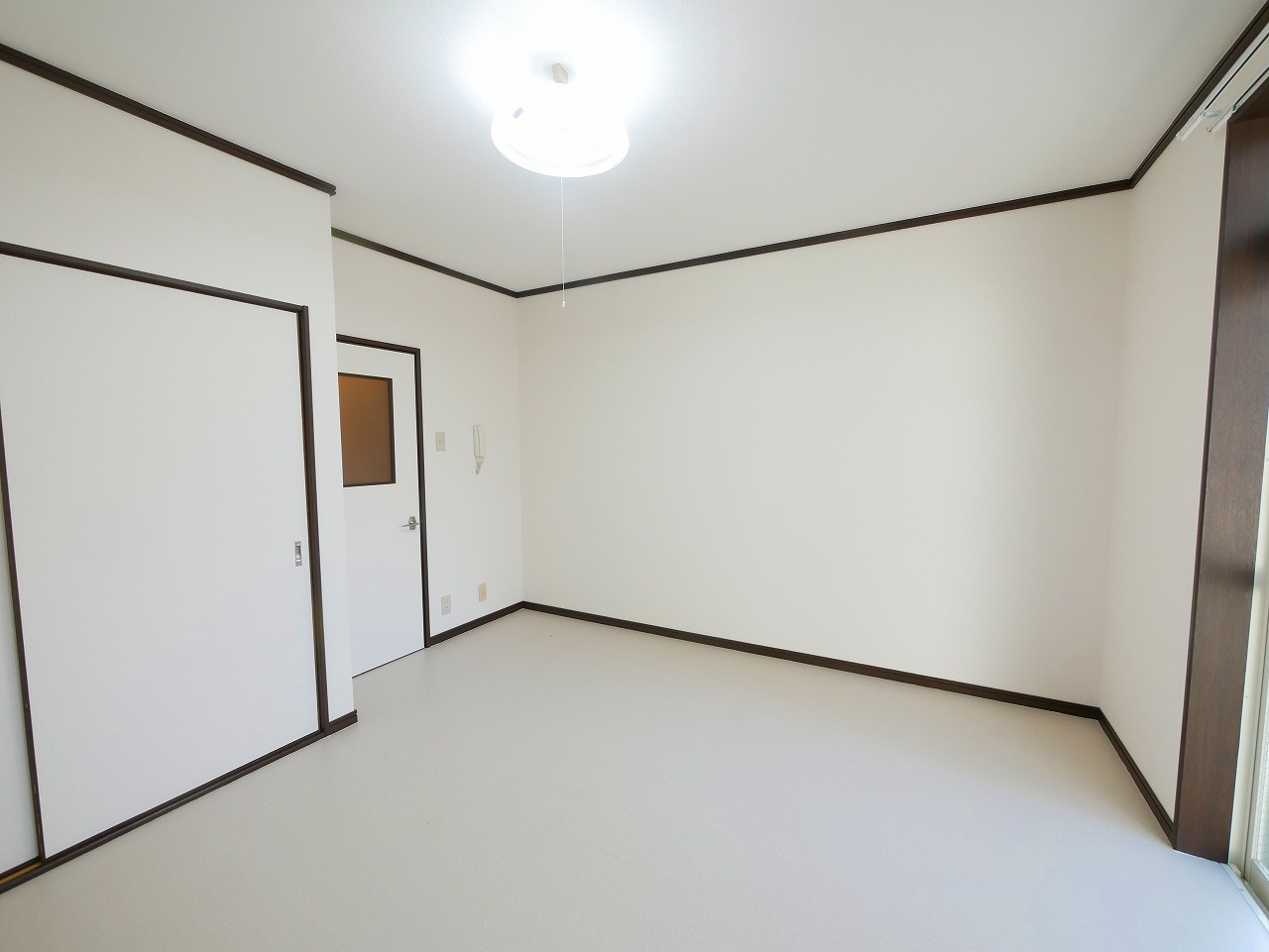 ハイツ朱峰第二の洋室|きれいな洋室です