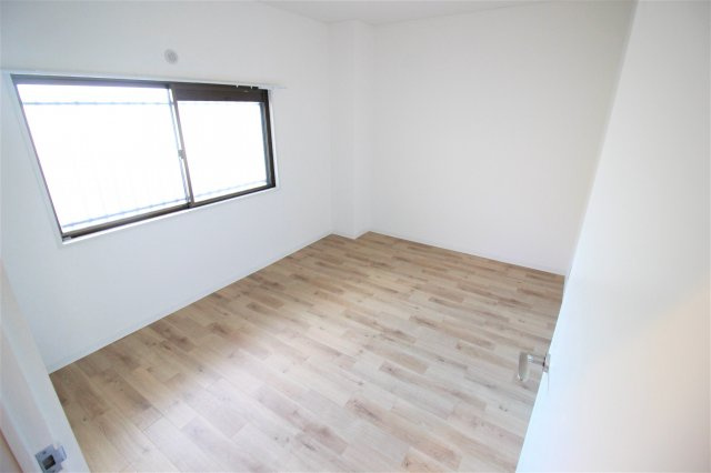 【洋室】 | 別の部屋のイメージ画像になります。