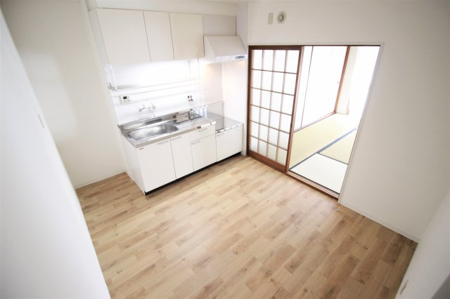 【居間・リビング】 | 別の部屋のイメージ画像になります。