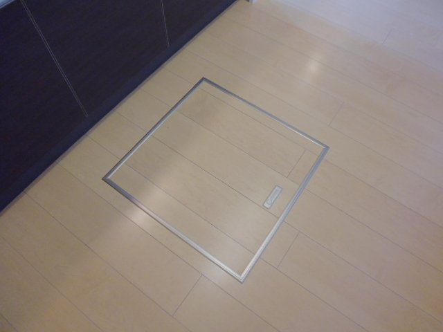 倉敷市福田町古新田のアパートの収納|床下収納