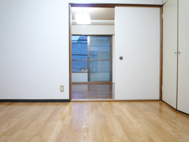 城西久米川コーポラスの洋室
