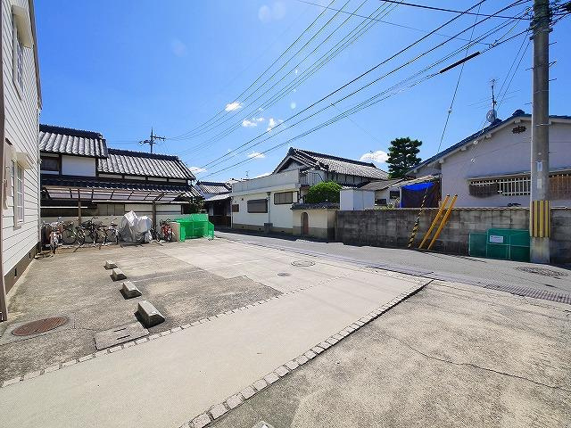 平松ハイツAの駐車場|駐車場完備です