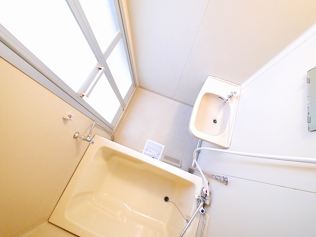 平松ハイツAの浴室|きれいなお風呂です