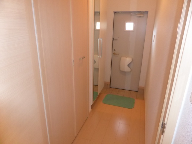 アジュールNKの玄関