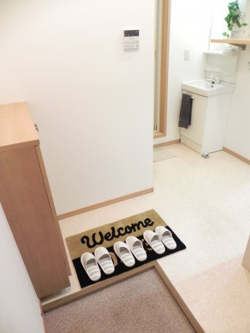 ラビングパレス西武柳沢の玄関|同タイプ間取りの写真を使用