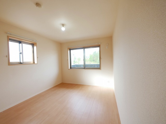 フェリオ城山台ウエストの洋室