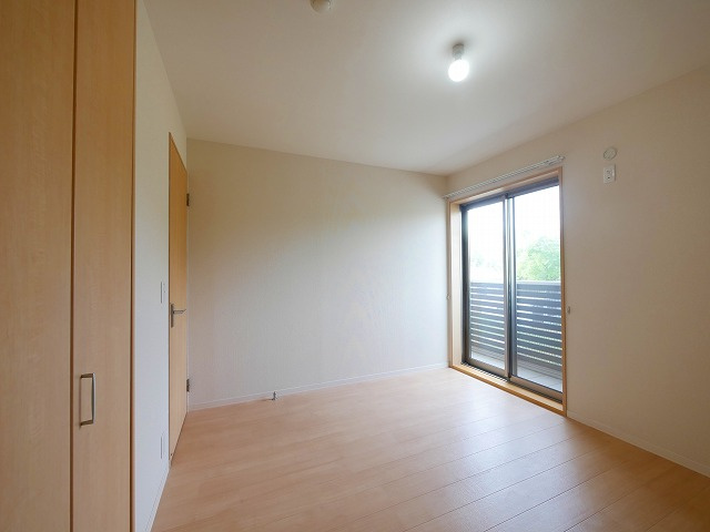 フェリオ城山台ウエストの洋室