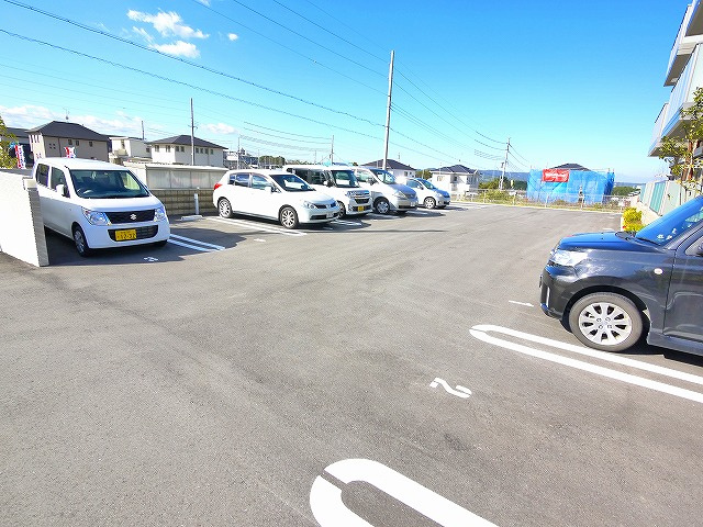 フェリオ城山台ウエストの駐車場