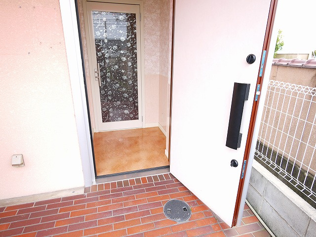 伊藤店舗（古市町）の玄関