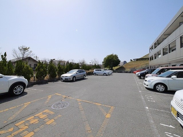 グランドールの駐車場