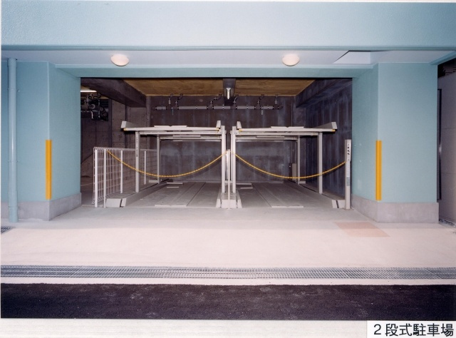 フローラルこさかガレージ