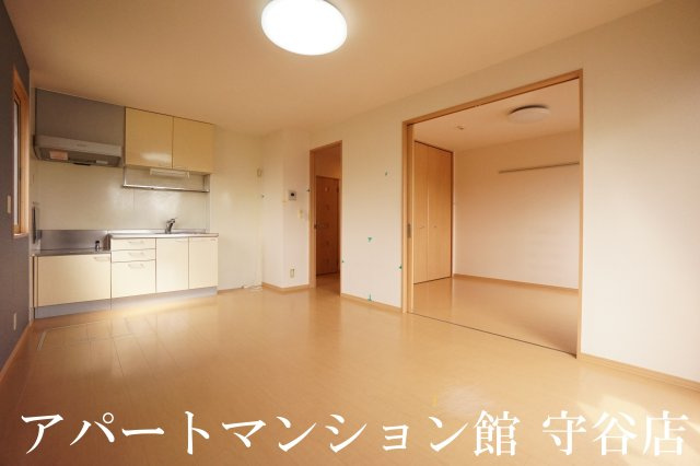 カサベルデAの居間・リビング