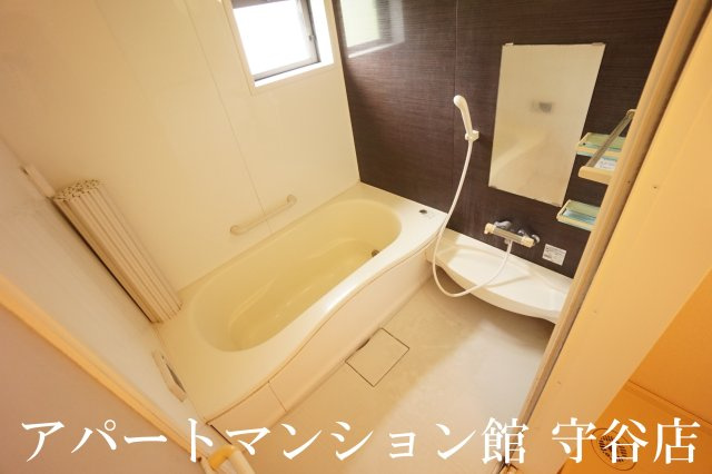 カサベルデAの浴室