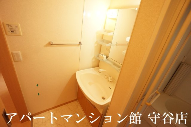 カサベルデAの独立洗面台