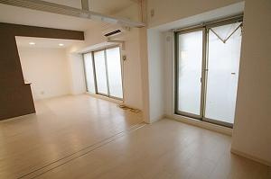  | ルリーフ江坂