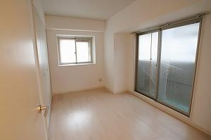  | ルリーフ江坂