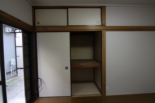 新谷荘の収納