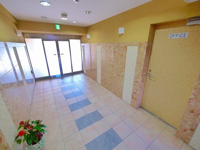 ベルドミール（南半田西町）のエントランス