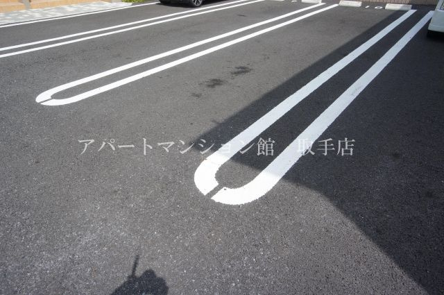 ボヌール・Rの駐車場