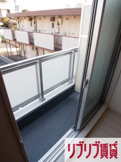 リブリ・ルームス弁天3のバルコニー