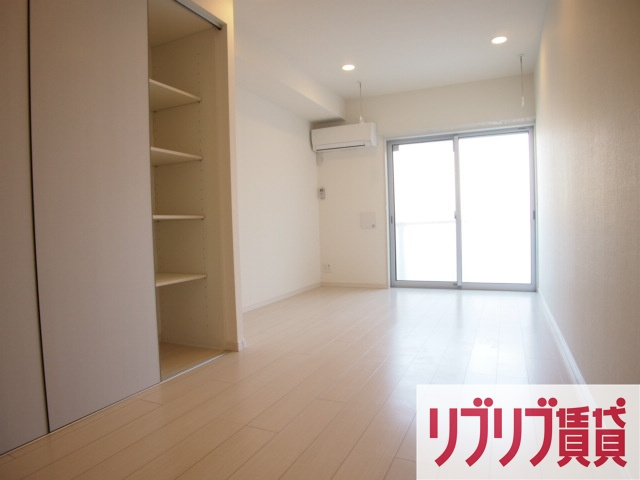 リブリ・ルームス弁天3の居間・リビング