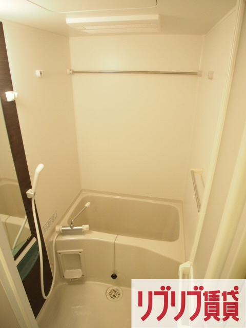 リブリ・ルームス弁天3の浴室