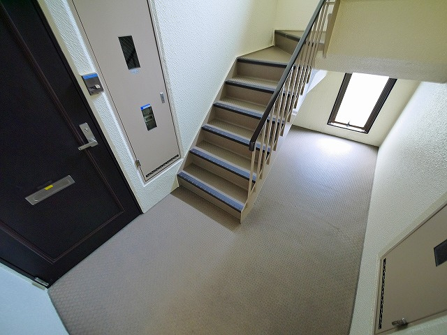 大東工芸マンションのエントランス