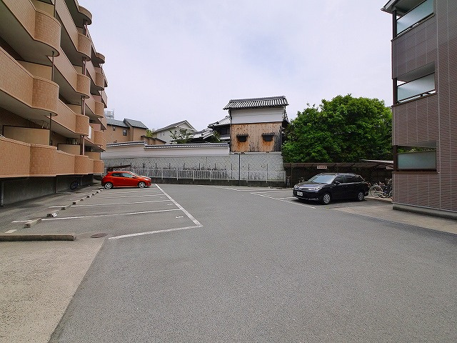 ラ・サンフォニーの駐車場|駐車場に車を止められます