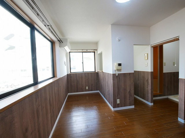 シャインロードミヤコの居間・リビング