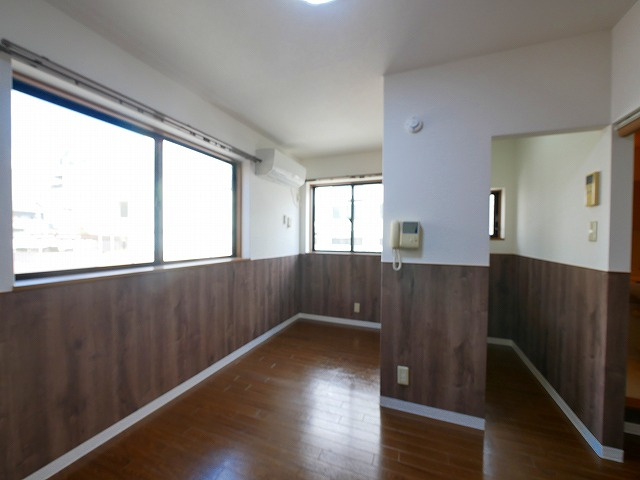 シャインロードミヤコの洋室