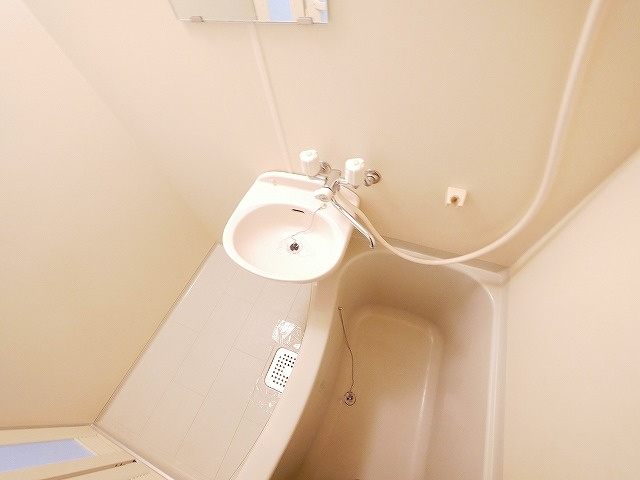 シャインロードミヤコの浴室