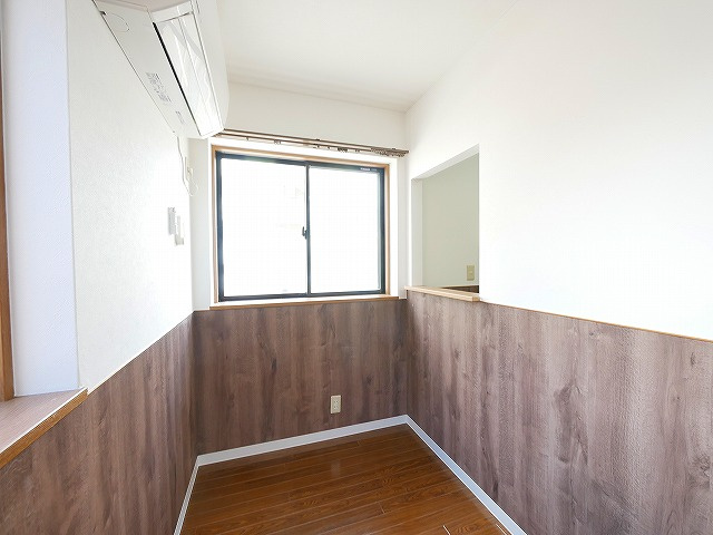 シャインロードミヤコの洋室