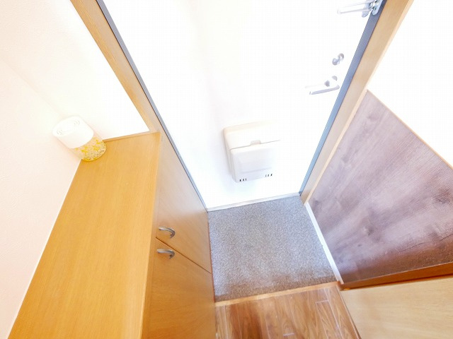 シャインロードミヤコの玄関