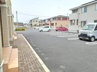 【駐車場】