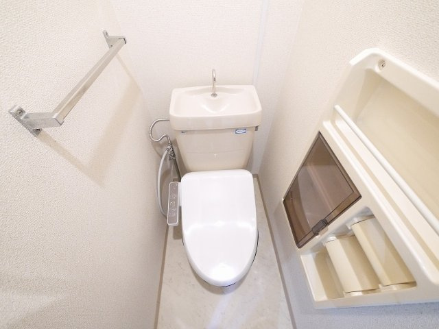 ルミエール四条のトイレ|清潔感のあるトイレです