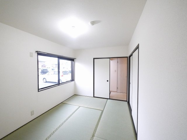 ルミエール四条の和室|落ち着いた雰囲気の和室付きです