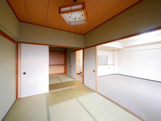 サニークレスト奈良公園南の和室|明るい和室です