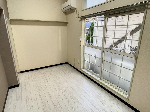 アップルハウス緑町Bの洋室