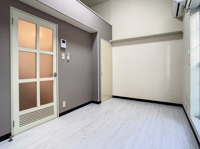 アップルハウス緑町Bの居間・リビング