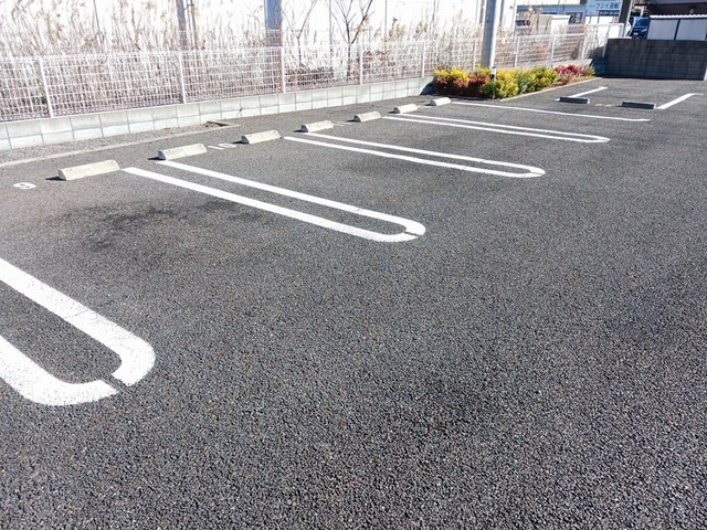 Casa SerenoⅡの駐車場