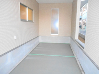 【外観】 | 雨につよい、ビルトイン。屋根付き車庫です。お得。