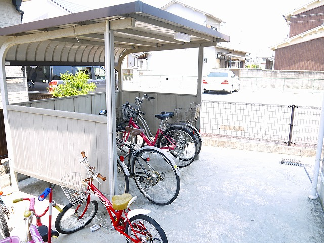 クレストール三笠のその他共用部分|自転車置き場完備です！