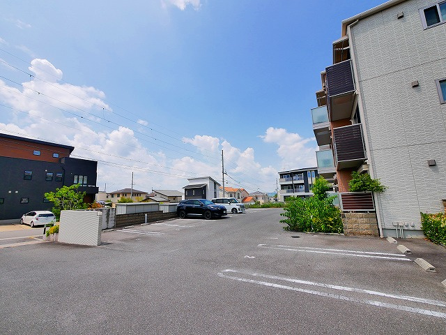 フェリオ城山台ウエストの駐車場|駐車場です
