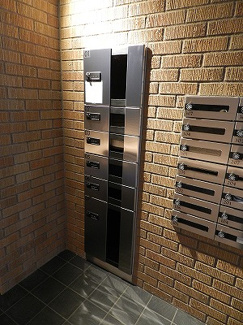 【その他共用部分】 | 落ち着いた雰囲気の外観です
　