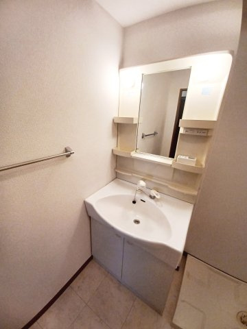 ヴィヴァーチェの独立洗面台|※写真は同タイプの別室になります