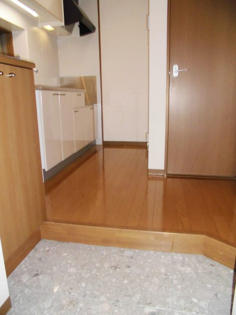 ヴィヴァーチェの玄関|※写真は同タイプの別室になります