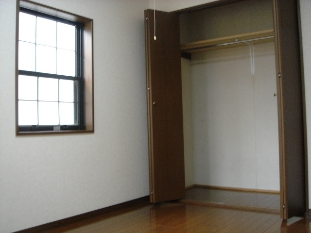 花小金井3丁目貸家の収納